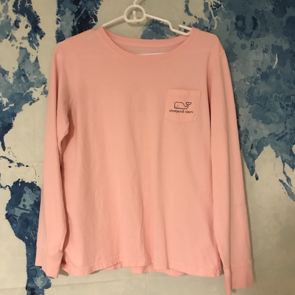 Vineyard Vines Tee!!! 🐳